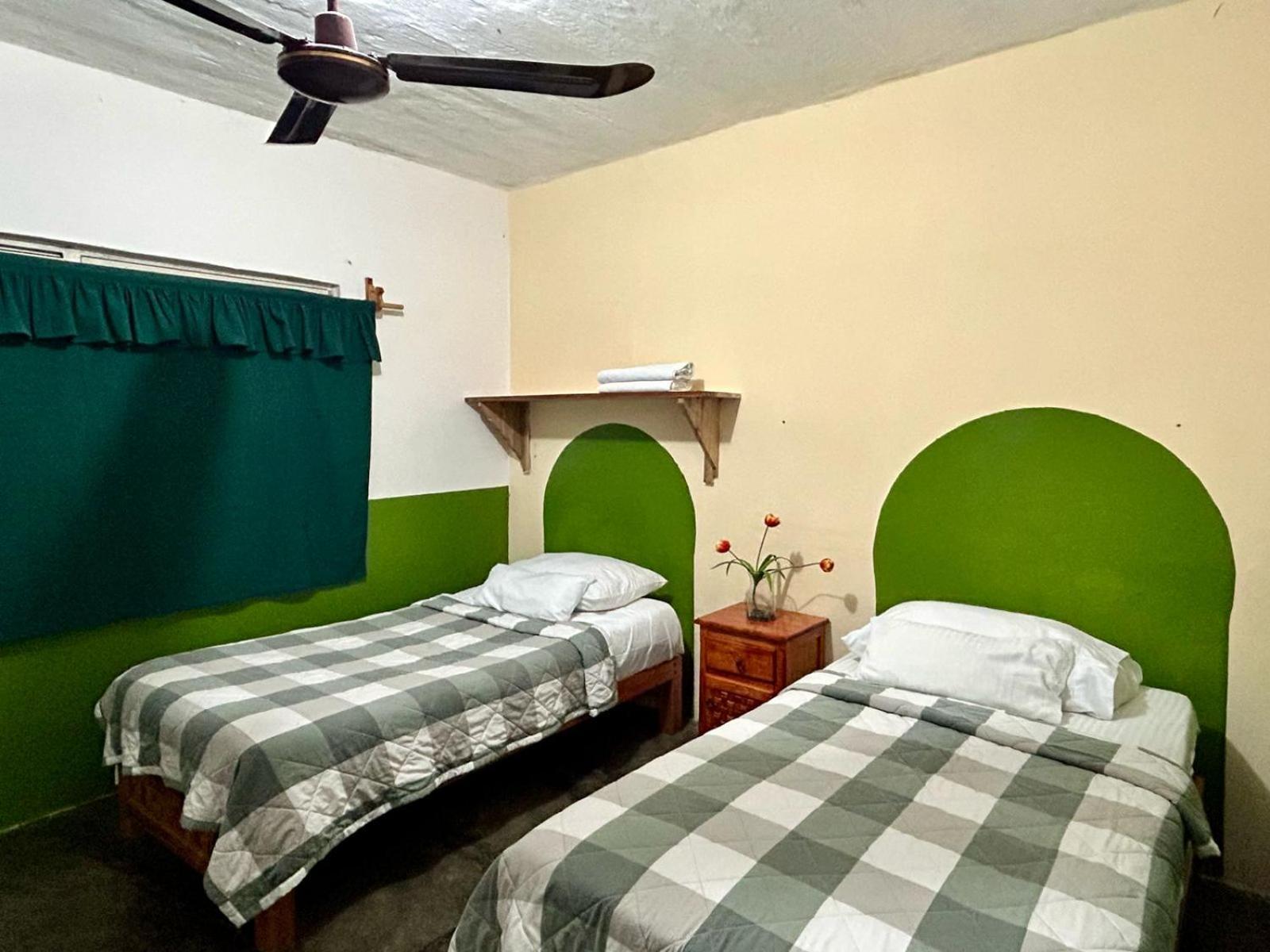 Hostal Pakal King ปาเลงเก ภายนอก รูปภาพ